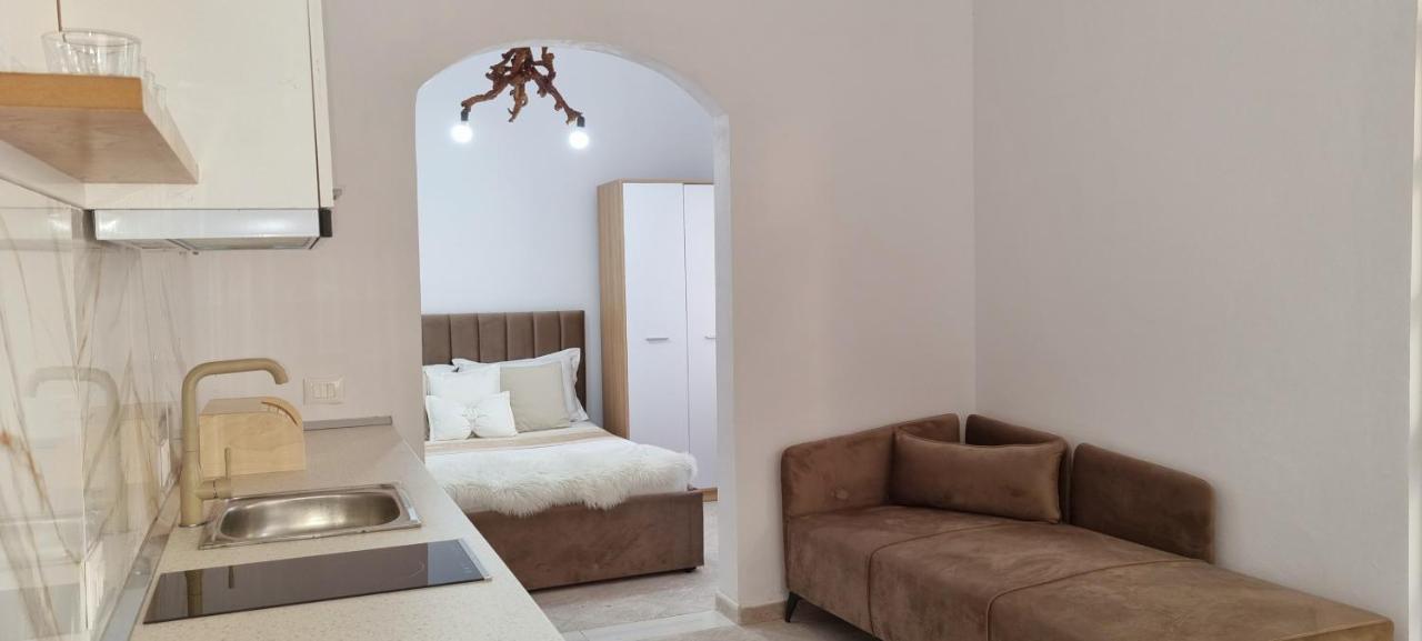 Green Villa Вльора Екстер'єр фото