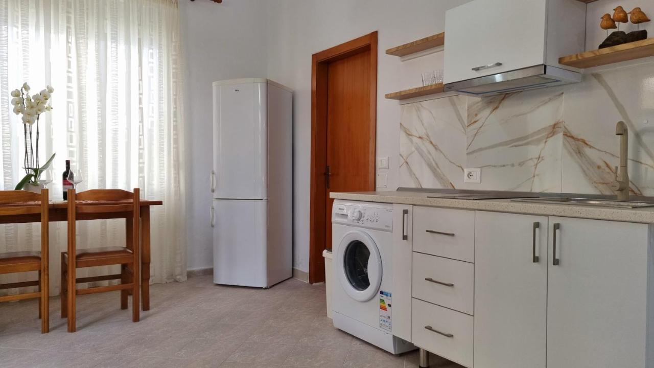 Green Villa Вльора Екстер'єр фото