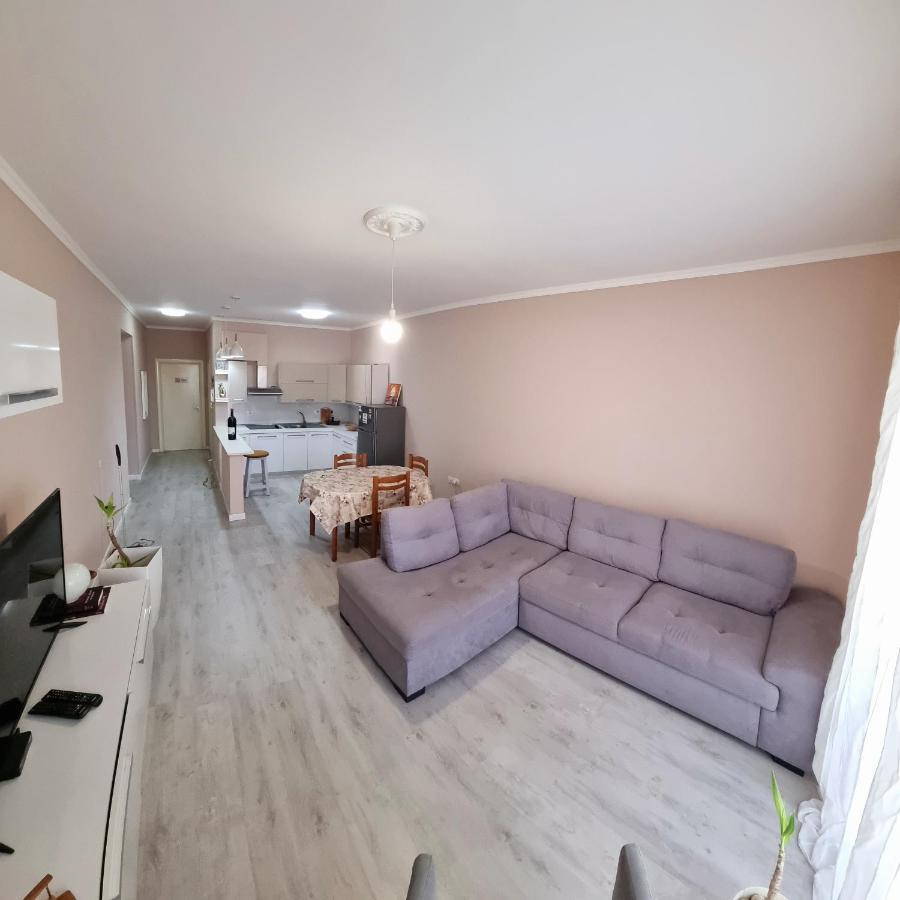 Green Villa Вльора Екстер'єр фото